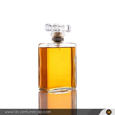 Is er een reden waarom parfum van kleur verandert?
